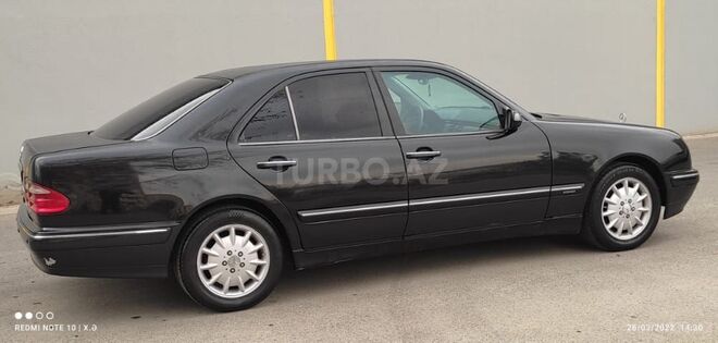 Mercedes E 220 2001, 421,929 km - 2.2 л - Bakı