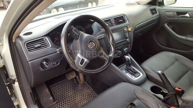 Volkswagen Jetta 2010, 172,200 km - 2.5 л - Naxçıvan