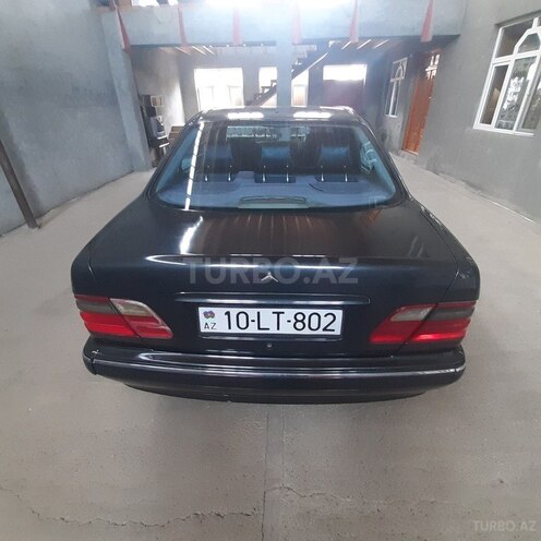 Mercedes E 280 2001, 426,000 km - 2.8 l - Bakı
