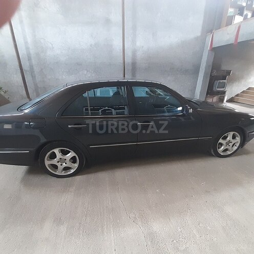 Mercedes E 280 2001, 426,000 km - 2.8 l - Bakı