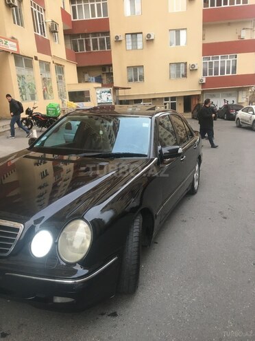Mercedes E 220 2001, 358,000 km - 2.2 l - Bakı
