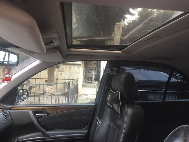 Mercedes E 220 2001, 358,000 km - 2.2 l - Bakı