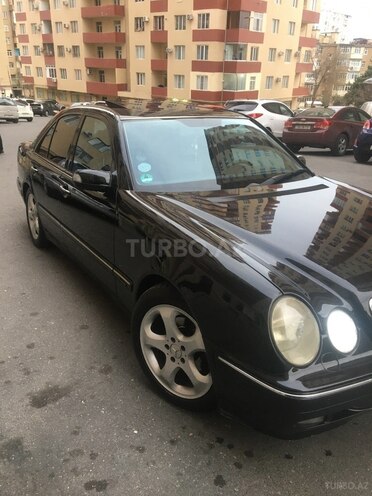 Mercedes E 220 2001, 358,000 km - 2.2 l - Bakı