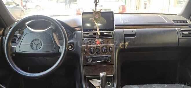 Mercedes E 230 1997, 285,000 km - 2.3 l - Bakı