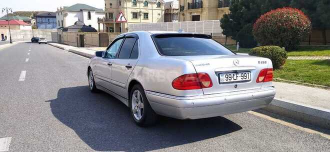 Mercedes E 230 1997, 285,000 km - 2.3 l - Bakı