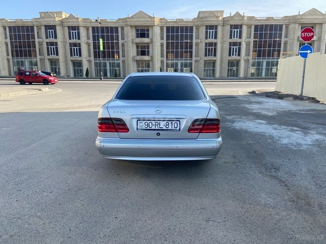 Mercedes E 320 2001, 249,000 km - 3.2 l - Bakı