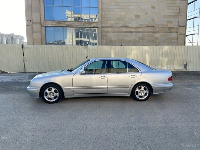 Mercedes E 320 2001, 249,000 km - 3.2 l - Bakı