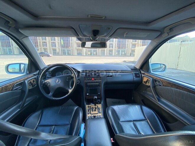 Mercedes E 320 2001, 249,000 km - 3.2 l - Bakı