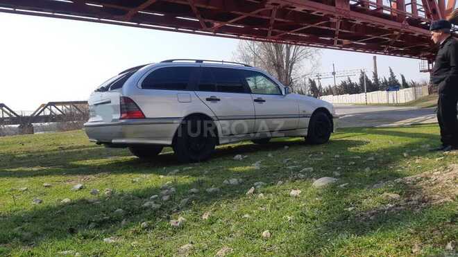 Mercedes C 220 1999, 500,000 km - 2.2 l - Zaqatala