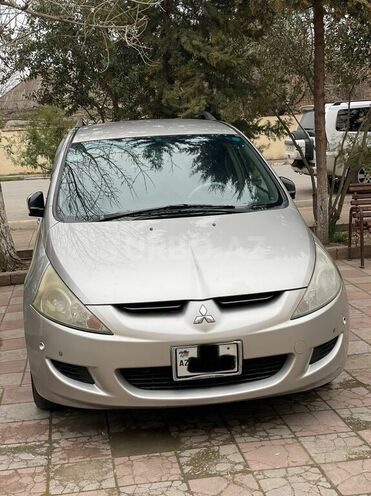 Mitsubishi Grandis 2003, 245,000 km - 2.4 л - Bakı