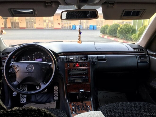 Mercedes E 220 1999, 369,422 km - 2.2 л - İmişli