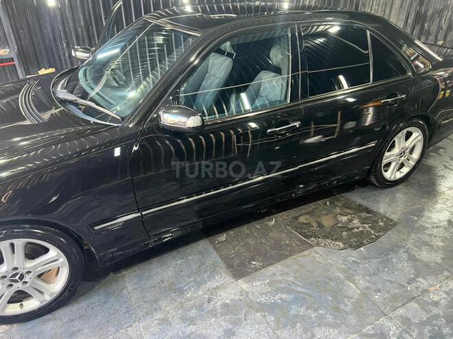 Mercedes E 220 2001, 32,000 km - 2.2 l - Bakı