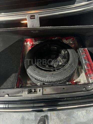 Mercedes E 220 2001, 32,000 km - 2.2 l - Bakı