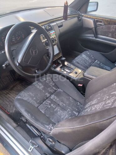Mercedes E 230 1996, 336,000 km - 2.3 l - Bakı