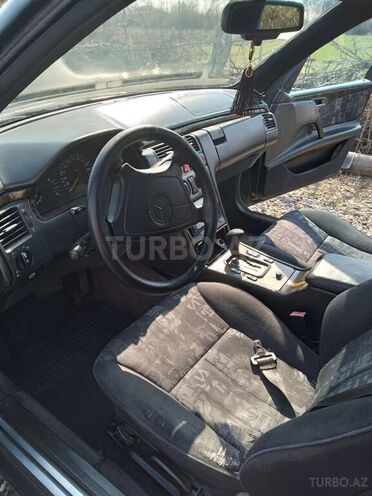 Mercedes E 230 1996, 336,000 km - 2.3 l - Bakı