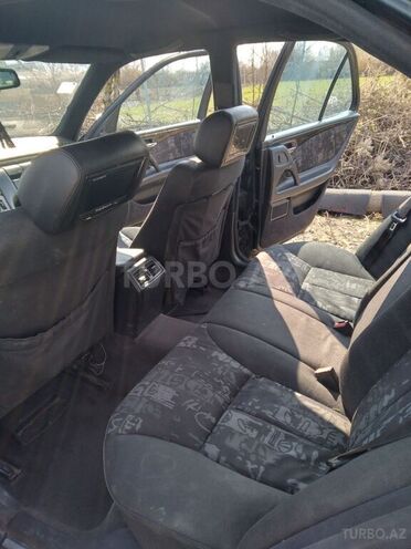 Mercedes E 230 1996, 336,000 km - 2.3 l - Bakı