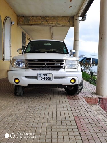 Mitsubishi Pajero io 2000, 220,000 km - 2.0 l - Şirvan