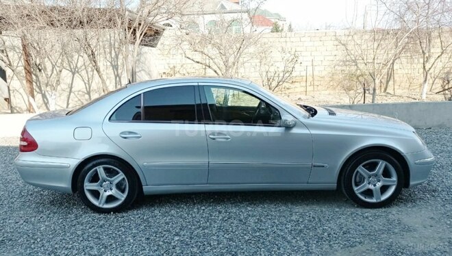 Mercedes E 240 2003, 247,142 km - 2.6 l - Xırdalan