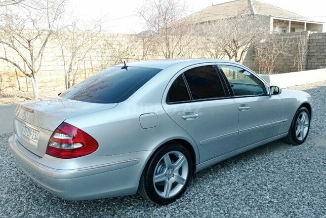 Mercedes E 240 2003, 247,142 km - 2.6 l - Xırdalan
