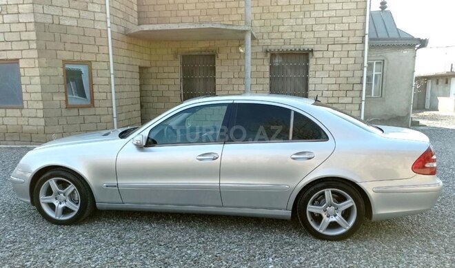 Mercedes E 240 2003, 247,142 km - 2.6 l - Xırdalan