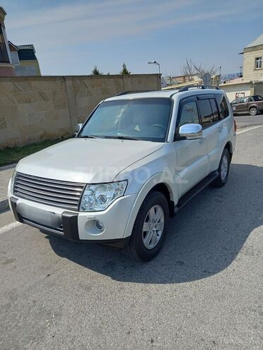 Mitsubishi Pajero 2007, 196,000 km - 3.0 l - Bakı