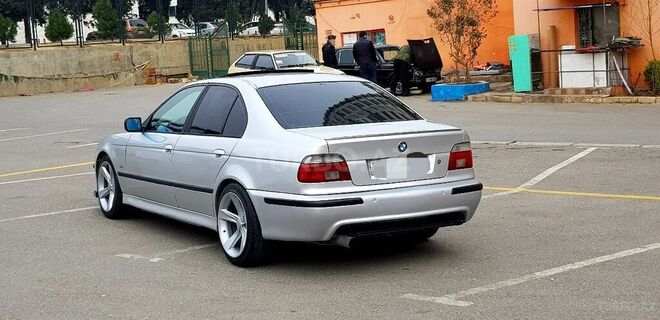 BMW 530 2000, 328,000 km - 3.0 л - Bakı