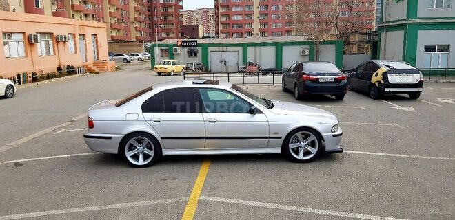 BMW 530 2000, 328,000 km - 3.0 л - Bakı