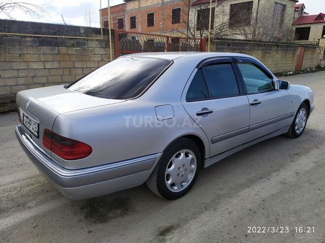 Mercedes E 230 1997, 359,000 km - 2.3 l - Quba