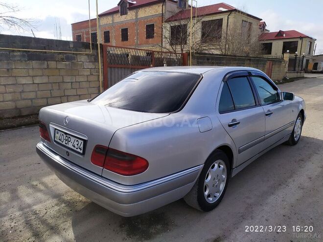 Mercedes E 230 1997, 359,000 km - 2.3 l - Quba