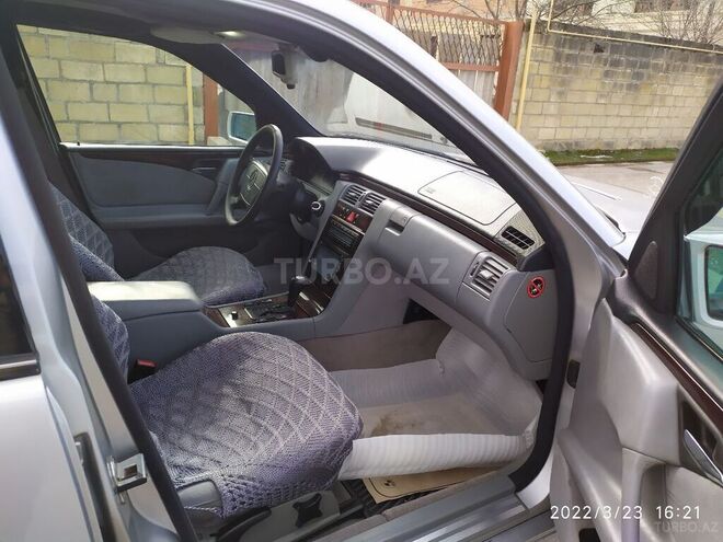 Mercedes E 230 1997, 359,000 km - 2.3 l - Quba