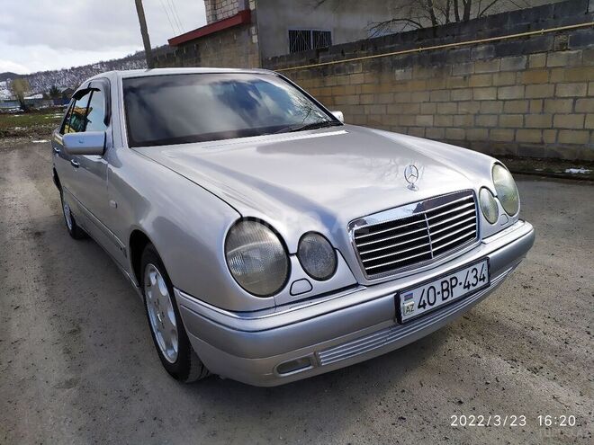 Mercedes E 230 1997, 359,000 km - 2.3 l - Quba