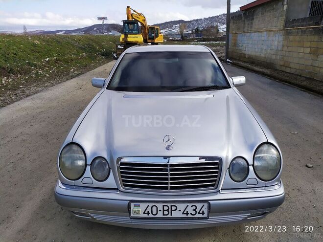 Mercedes E 230 1997, 359,000 km - 2.3 l - Quba