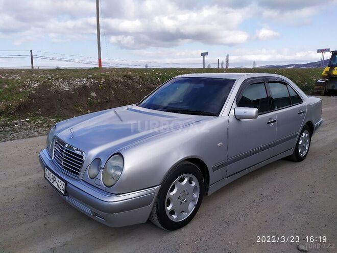 Mercedes E 230 1997, 359,000 km - 2.3 l - Quba