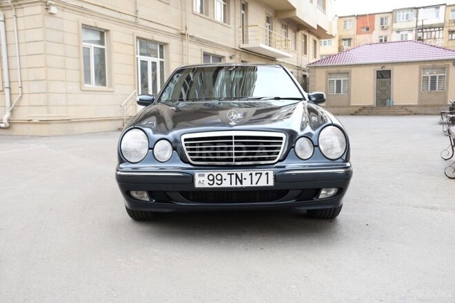 Mercedes E 220 2001, 287,900 km - 2.2 l - Bakı