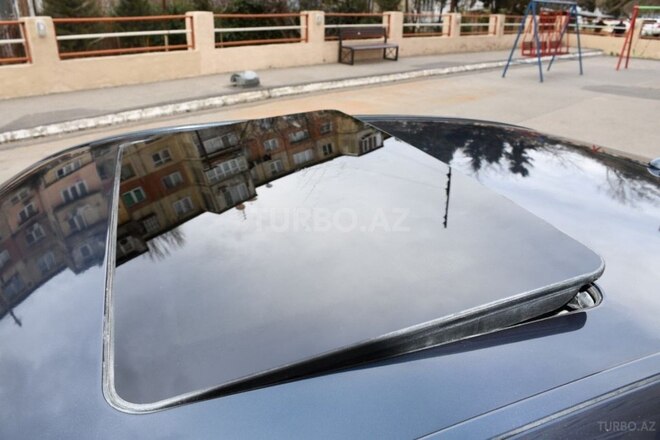 Mercedes E 220 2001, 287,900 km - 2.2 l - Bakı