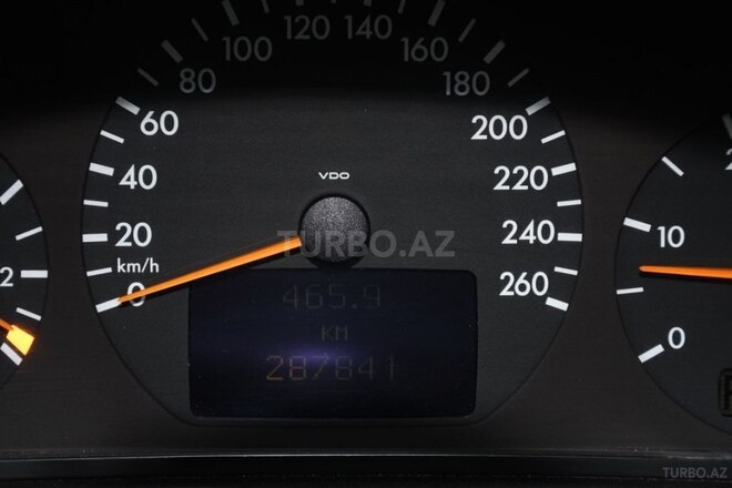 Mercedes E 220 2001, 287,900 km - 2.2 l - Bakı