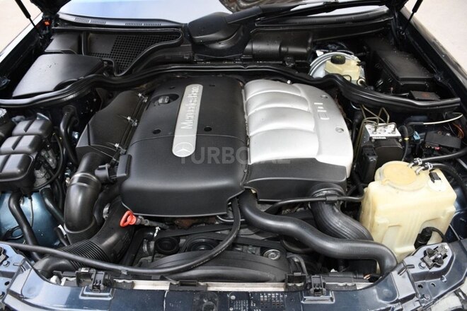 Mercedes E 220 2001, 287,900 km - 2.2 l - Bakı