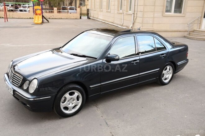 Mercedes E 220 2001, 287,900 km - 2.2 l - Bakı