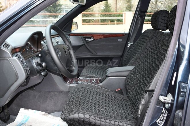 Mercedes E 220 2001, 287,900 km - 2.2 l - Bakı