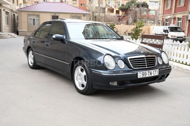 Mercedes E 220 2001, 287,900 km - 2.2 l - Bakı