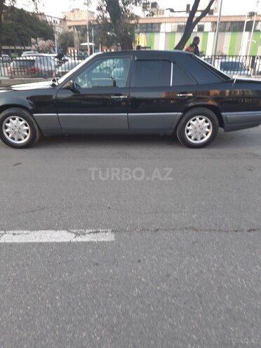 Mercedes E 220 1995, 389,000 km - 2.2 l - Bakı