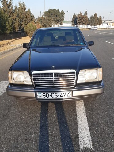 Mercedes E 220 1995, 389,000 km - 2.2 l - Bakı