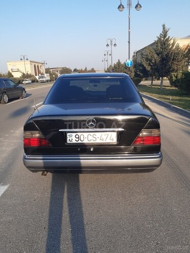 Mercedes E 220 1995, 389,000 km - 2.2 l - Bakı