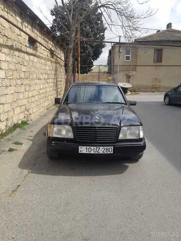 Mercedes E 280 1993, 300,000 km - 2.8 l - Bakı