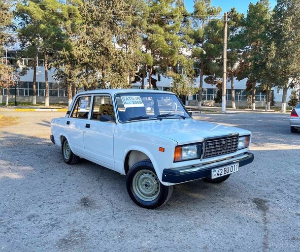 LADA (VAZ) 2107 2011, 92,000 km - 1.6 l - Salyan