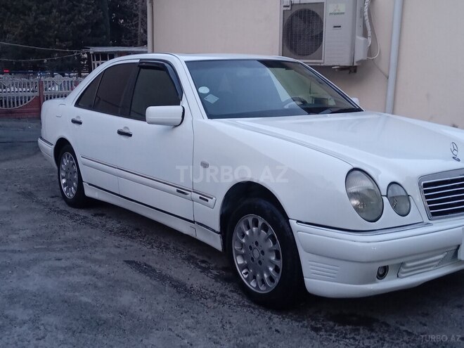 Mercedes E 220 1998, 300,900 km - 2.2 л - Bakı