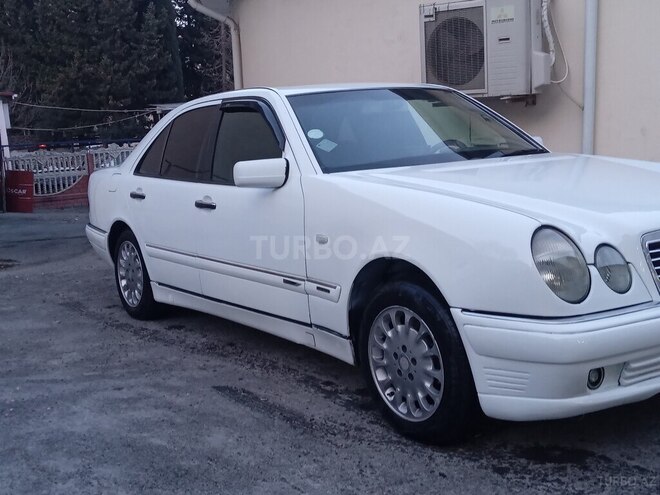 Mercedes E 220 1998, 300,900 km - 2.2 л - Bakı