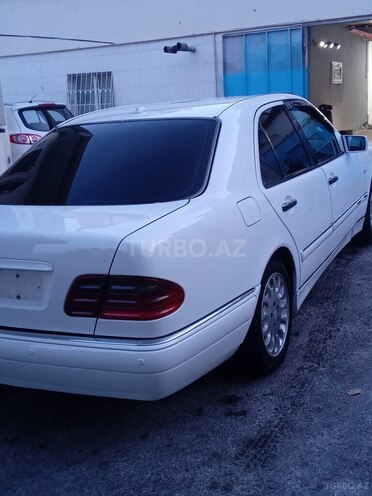 Mercedes E 220 1998, 300,900 km - 2.2 л - Bakı