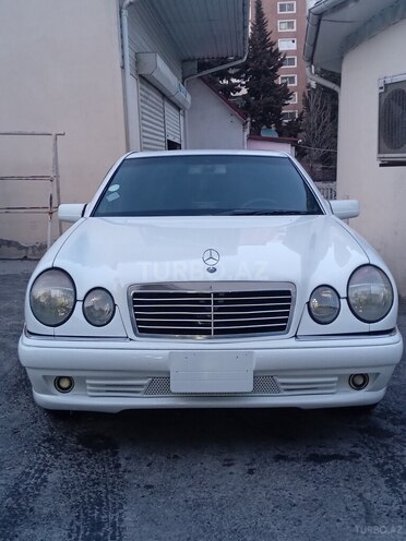 Mercedes E 220 1998, 300,900 km - 2.2 л - Bakı