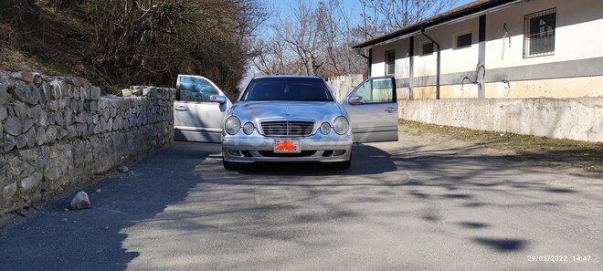 Mercedes E 220 1999, 450,000 km - 2.2 l - Şəki